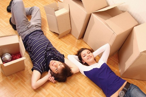 Tokyngton moving van service supporting home and business transport